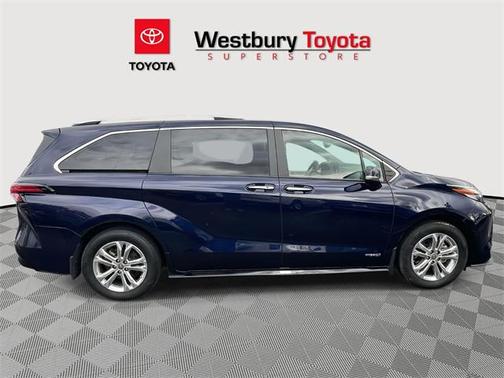 2021 Toyota Sienna Platinum 7 Passenger