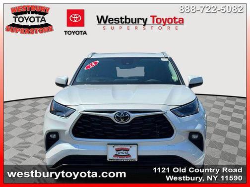 Wind Chill Pearl 2024 Toyota Highlander XLE