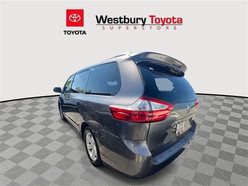 2017 Toyota Sienna LE