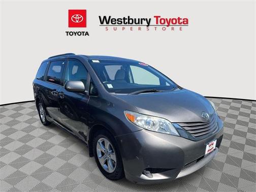 2017 Toyota Sienna LE