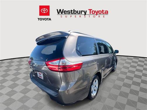 2017 Toyota Sienna LE