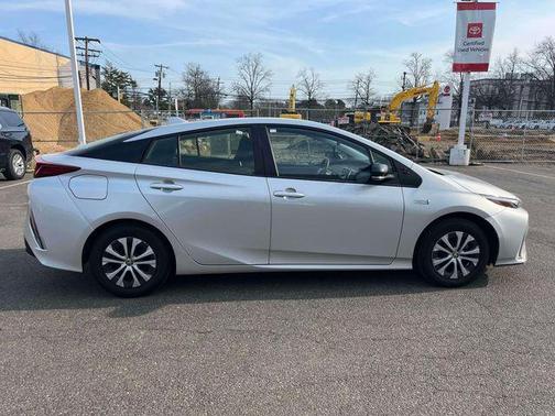 2022 Toyota Prius Prime LE