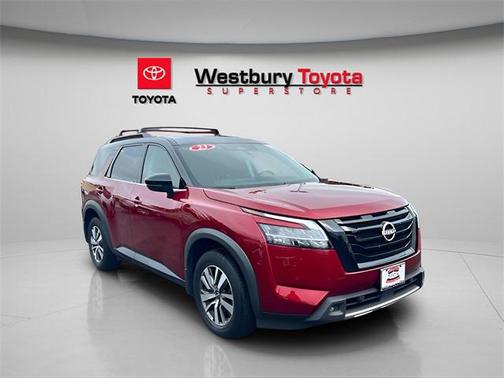 2023 Nissan Pathfinder SL 4WD