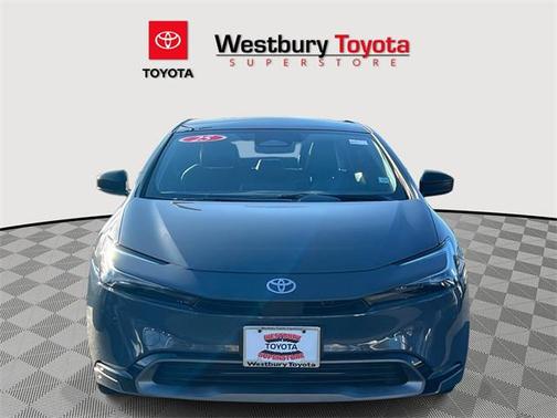 2025 Toyota Prius XLE
