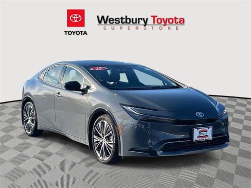 2025 Toyota Prius XLE