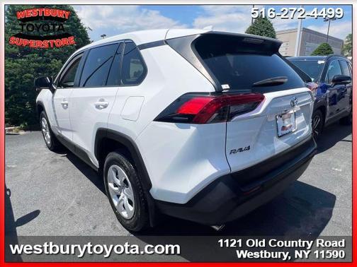 2022 Toyota RAV4 LE