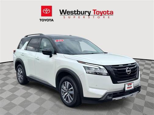 2023 Nissan Pathfinder SL 4WD