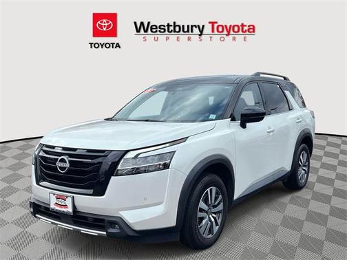 2023 Nissan Pathfinder SL 4WD