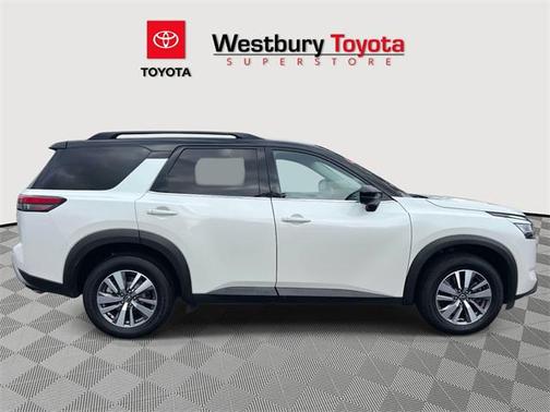 2023 Nissan Pathfinder SL 4WD