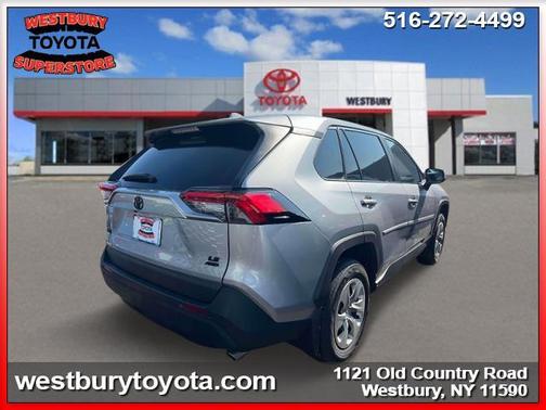 2022 Toyota RAV4 LE