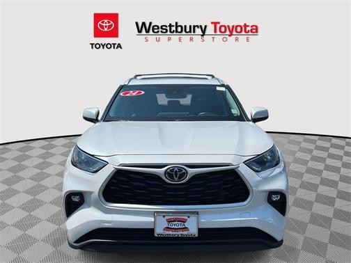 2024 Toyota Highlander XLE