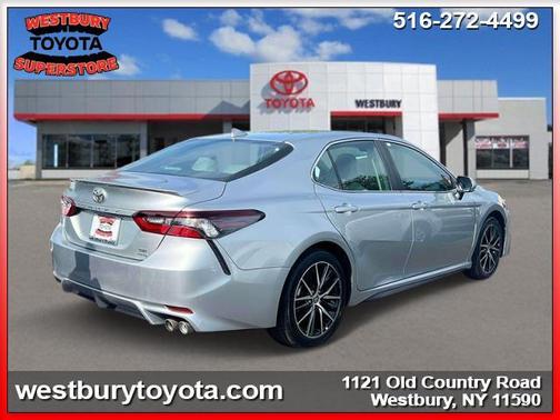 2022 Toyota Camry SE