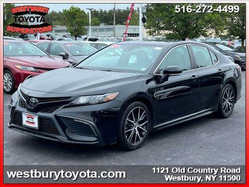 2022 Toyota Camry SE