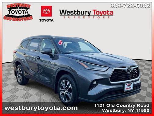 Magnetic Gray Metallic 2022 Toyota Highlander XLE