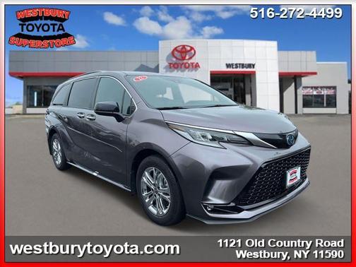 2022 Toyota Sienna XSE 7 Passenger