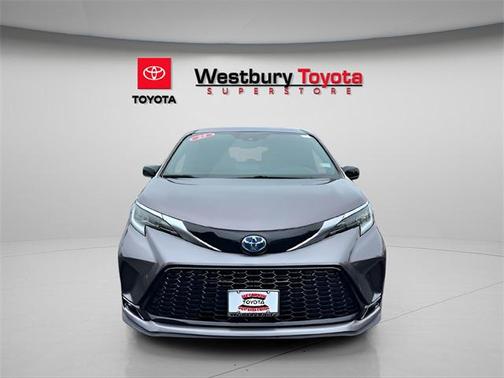 2022 Toyota Sienna XSE 7 Passenger