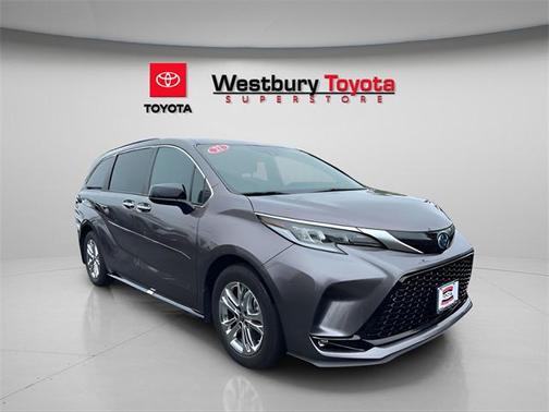 2022 Toyota Sienna XSE 7 Passenger