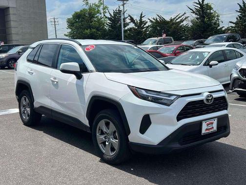 Ice Cap 2025 Toyota RAV4 XLE