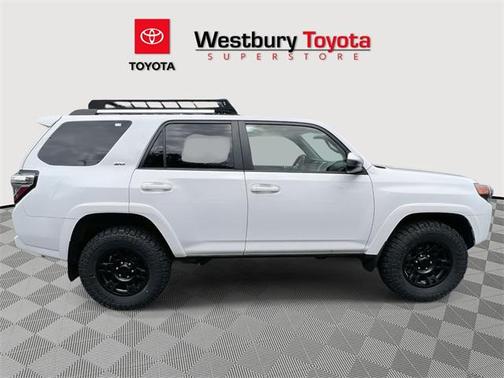 2022 Toyota 4Runner SR5