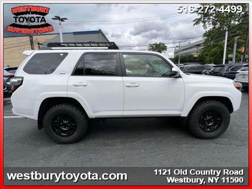 2022 Toyota 4Runner SR5