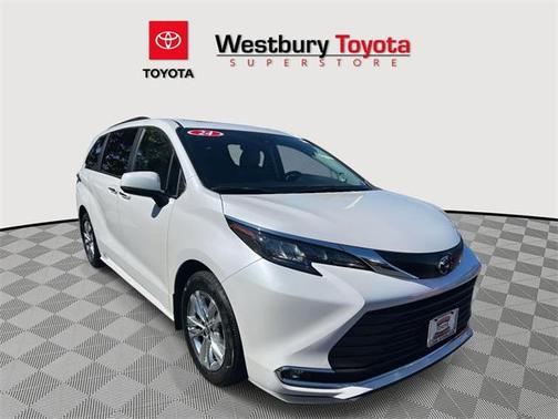 2024 Toyota Sienna XLE 7 Passenger
