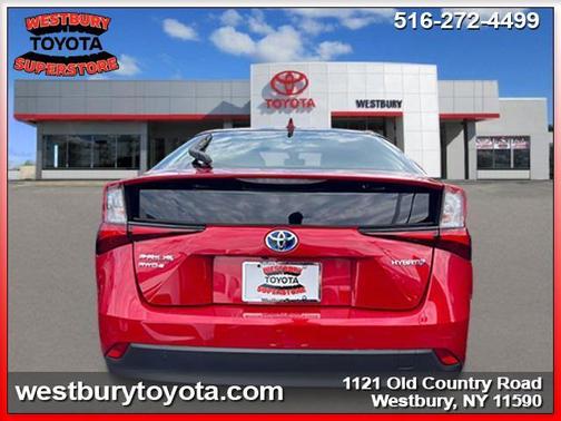 2022 Toyota Prius LE