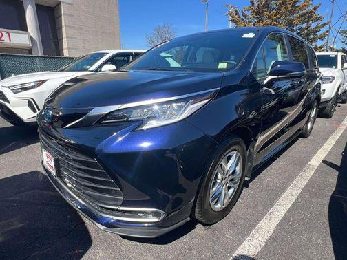 2025 Toyota Sienna Limited