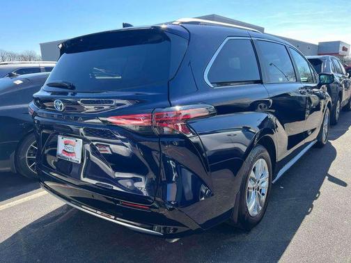 2025 Toyota Sienna Limited