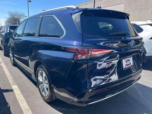 2025 Toyota Sienna Limited