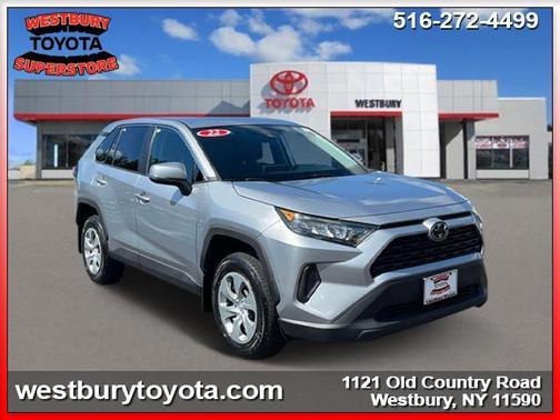 2022 Toyota RAV4 LE