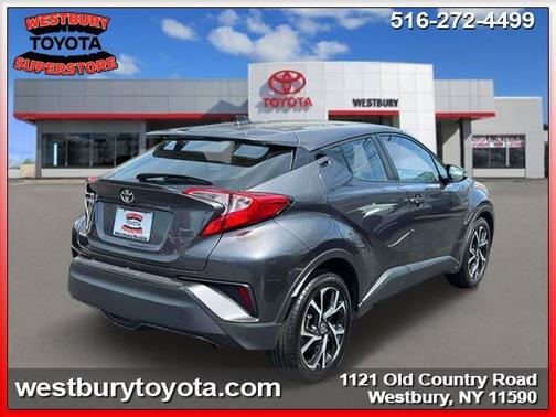 2022 Toyota C-HR XLE