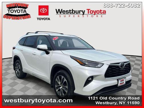 Wind Chill Pearl 2023 Toyota Highlander XLE