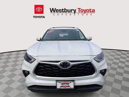 Wind Chill Pearl 2023 Toyota Highlander XLE