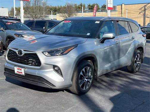 2025 Toyota Highlander Hybrid XLE