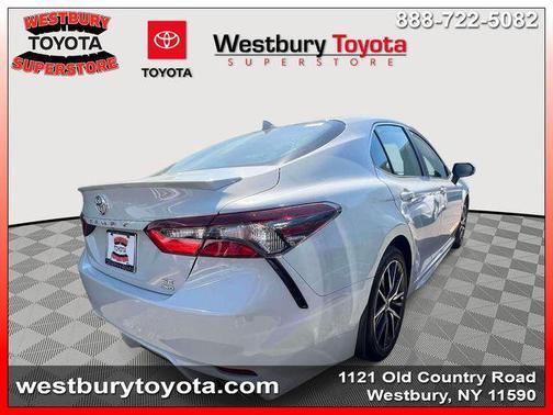 Ice Edge 2023 Toyota Camry SE