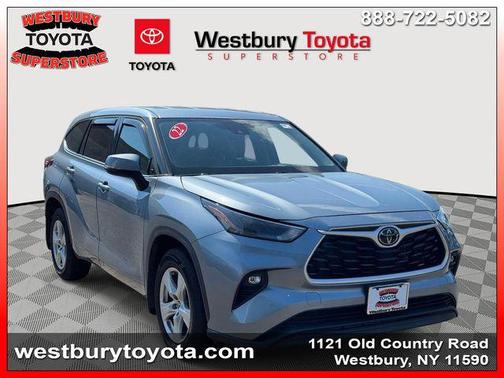 Moon Dust 2022 Toyota Highlander LE