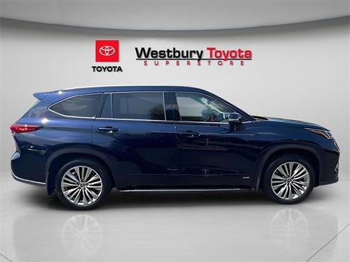 2023 Toyota Highlander Hybrid Platinum