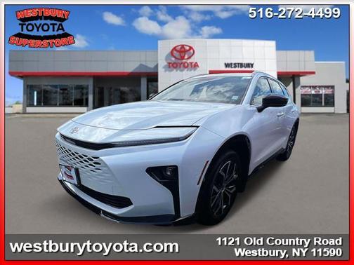 2025 Toyota Crown Signia XLE