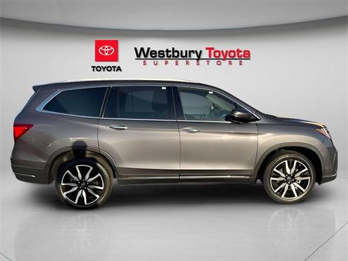 2022 Honda Pilot Touring 8-Passenger