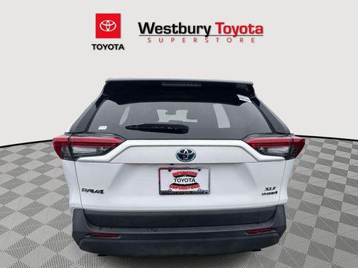 2023 Toyota RAV4 Hybrid XLE