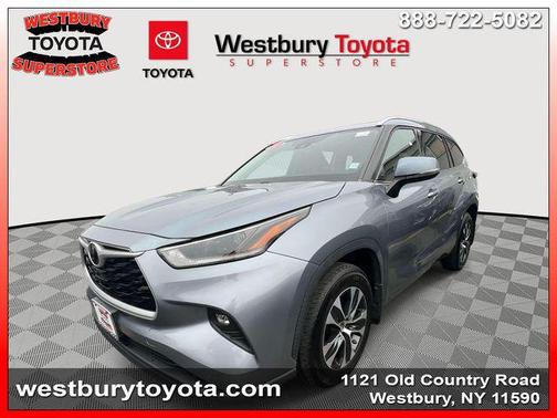 Moon Dust 2021 Toyota Highlander XLE