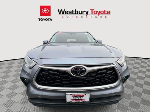 Moon Dust 2021 Toyota Highlander XLE