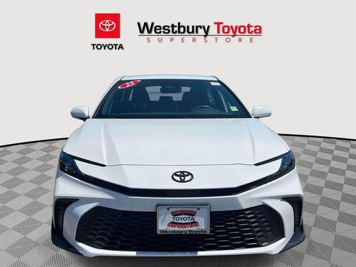 Ice Cap 2025 Toyota Camry SE