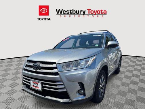 Celestial Silver Metallic 2019 Toyota Highlander XLE