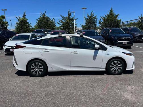 Wind Chill Pearl 2022 Toyota Prius Prime XLE