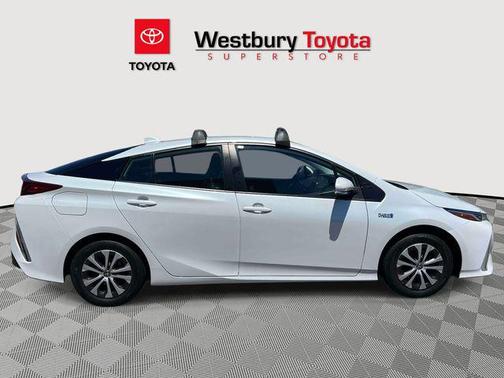 Wind Chill Pearl 2022 Toyota Prius Prime XLE