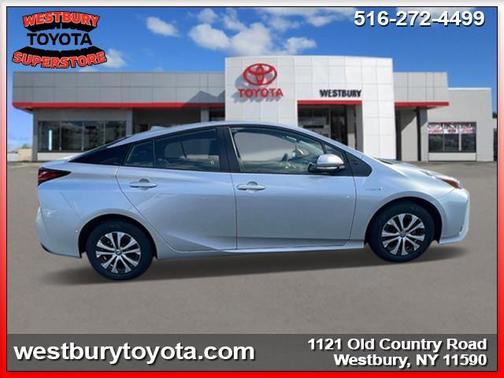 2022 Toyota Prius LE