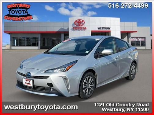 2022 Toyota Prius LE