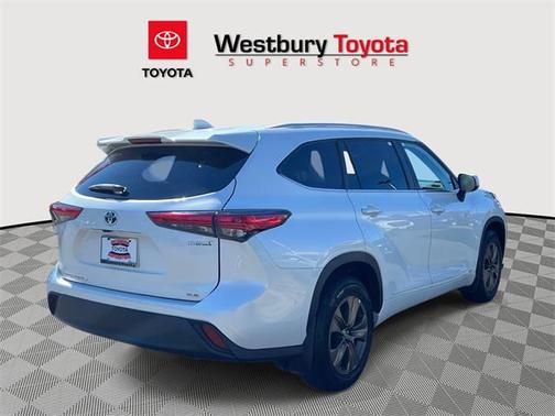 2023 Toyota Highlander Hybrid XLE