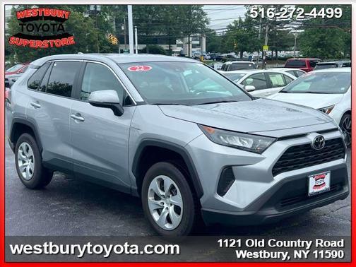 2022 Toyota RAV4 LE